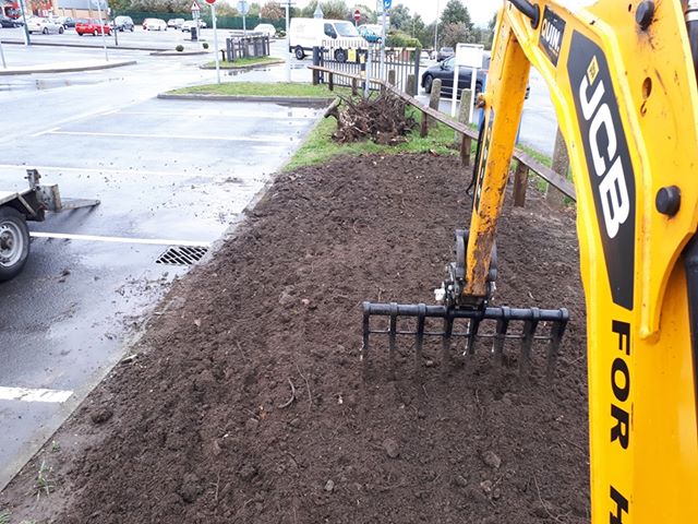 36" (900mm) wide Rake with 8 Hardox tines, for 1.0 to 1.9 tonne mini diggers