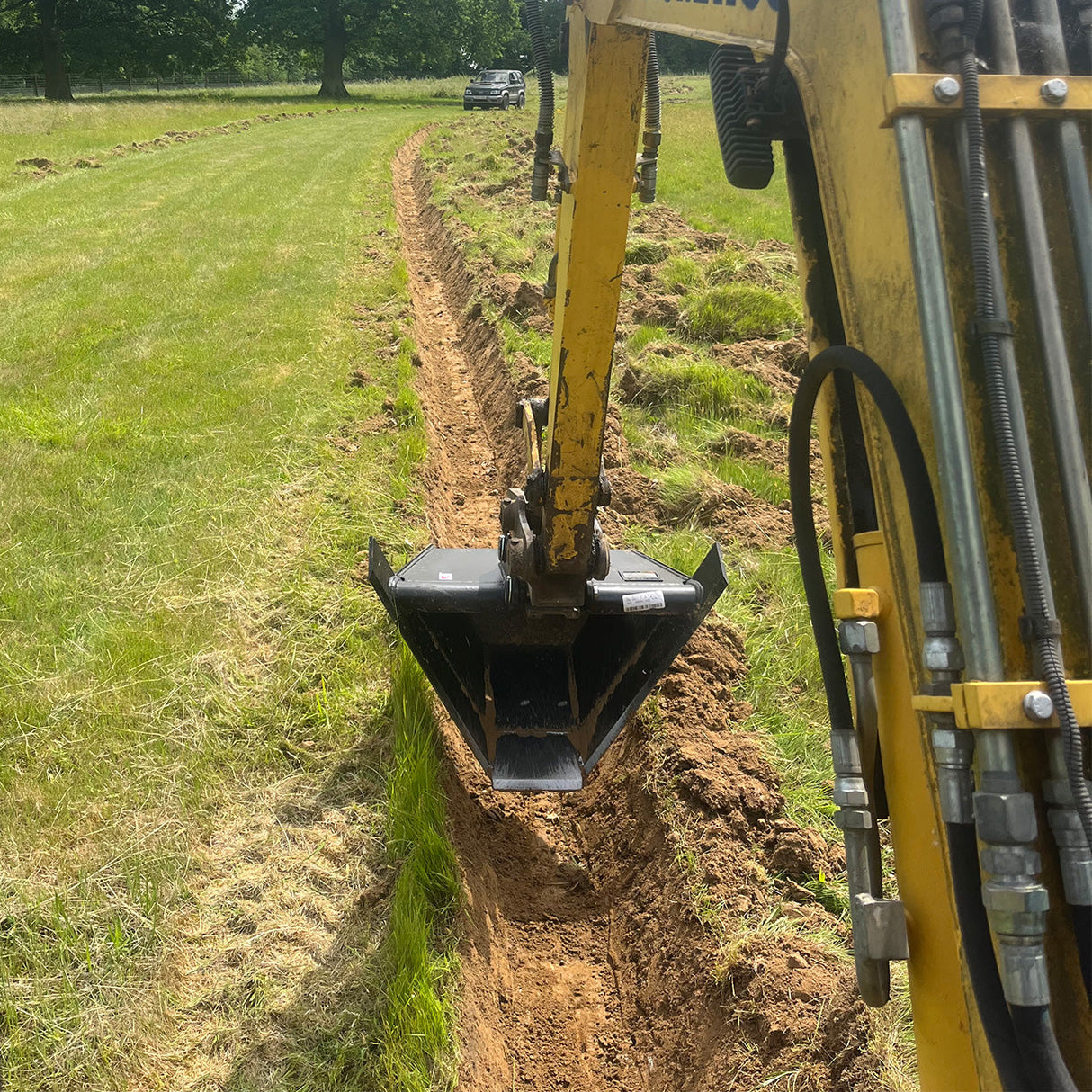VOLVO EC20 225 to 750mm V Ditcher, 2 to 3.2t mini diggers, made by Digbits