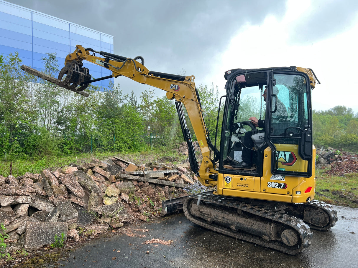 KUBOTA U20-3 & Grapple with solid Hardox® tines for 2 to 3.2 tonne mini excavators