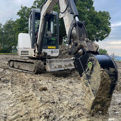 (230mm) 9" Digger Bucket 3.0 to 3.9t diggers, made by Digbits