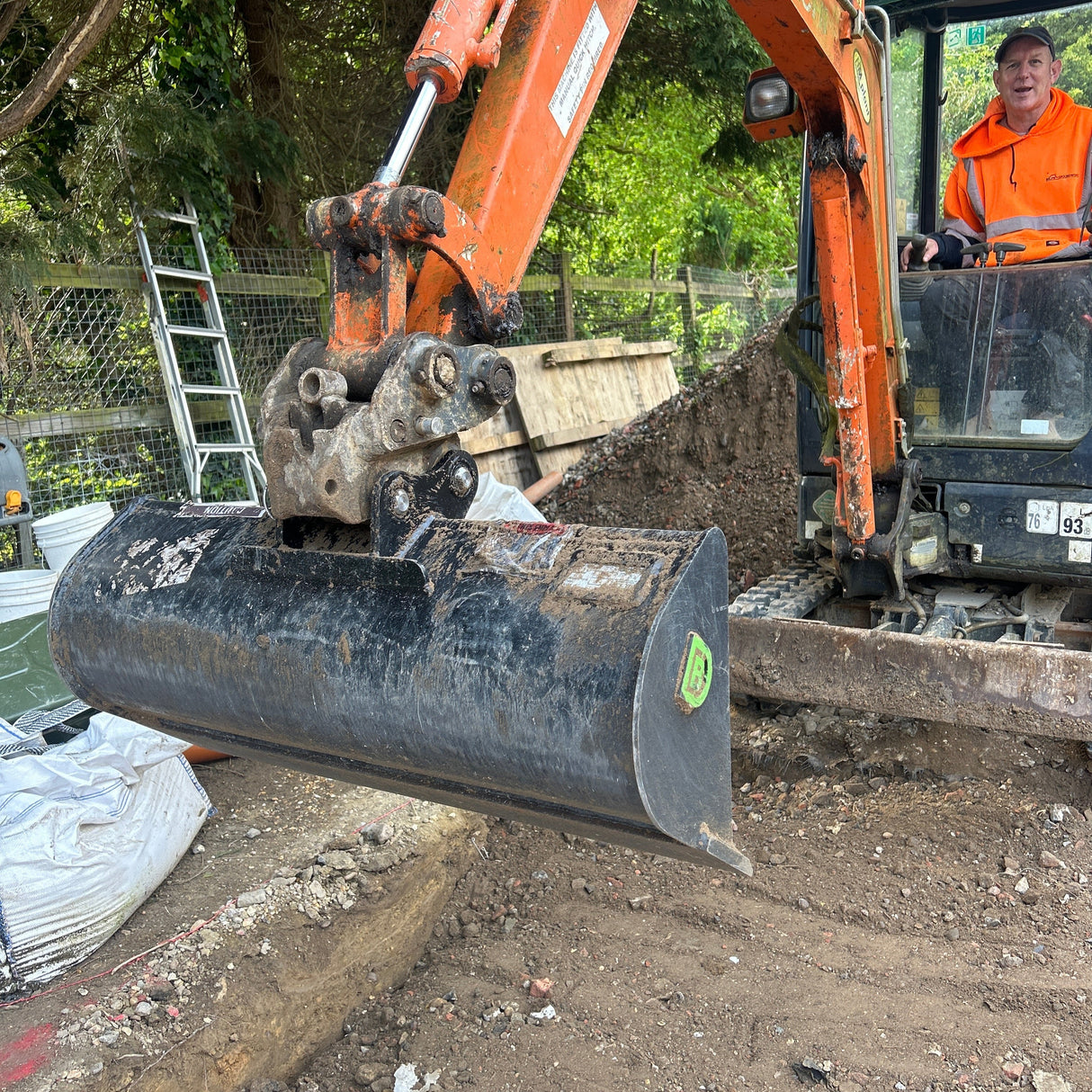 BOBCAT 323 (900mm) 36" Ditching Bucket 1.0 to 1.9t diggers made by Digbits