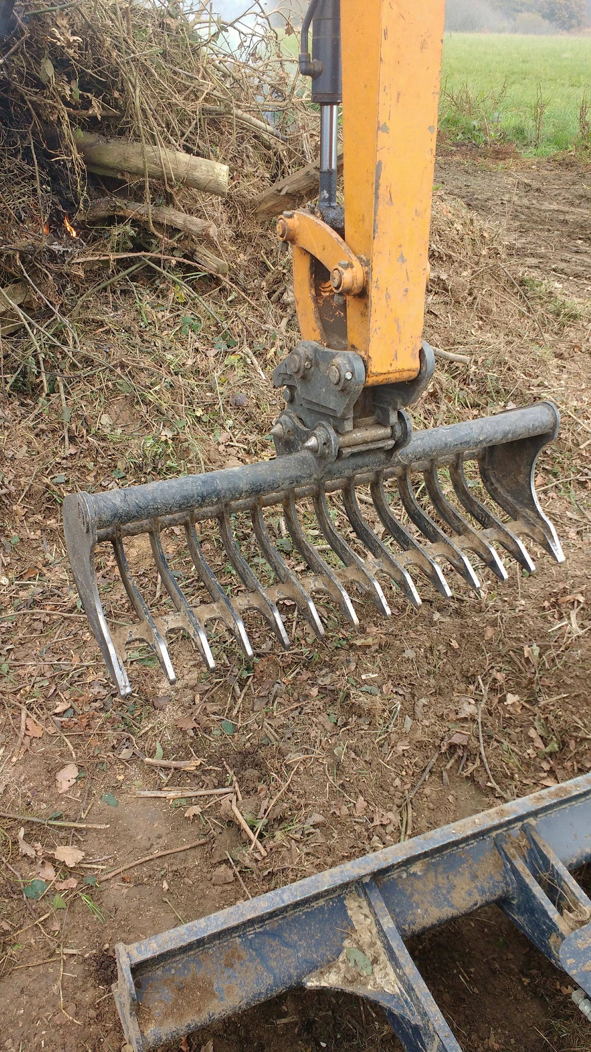 48" / 1200mm General Purpose Rake Bucket, 75mm gaps, 3.0 to 3.9t mini diggers