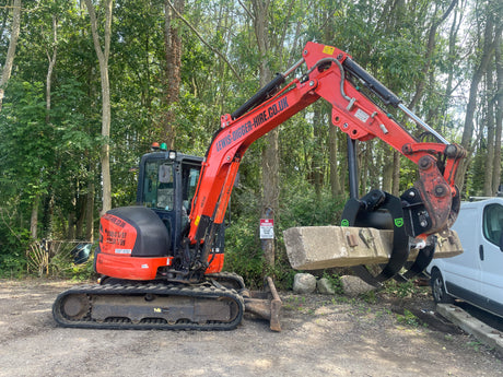 Grapple with solid Hardox® tines for 4 to 5 tonne mini excavators