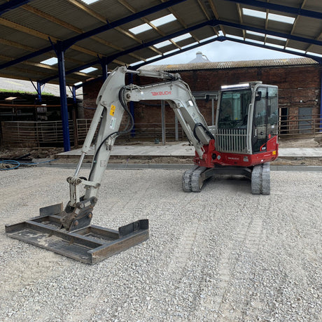 JCB 4CX 2000mm / 79" Wide Grading Beam for 6.0 to 9.0t excavators, by Digbits